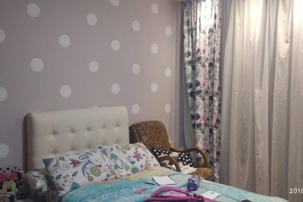Ultra Modern Townhouse Near To Airport & Shopping Villa