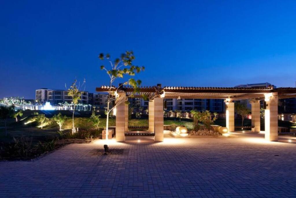 Ultra Modern Townhouse Near To Airport & Shopping * Cairo