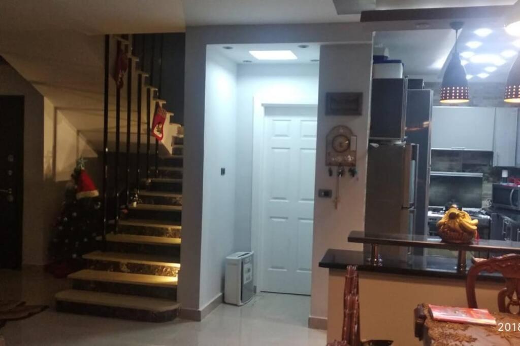 Ultra Modern Townhouse Near To Airport & Shopping *